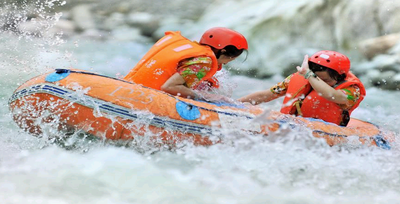 飞龙峡漂流